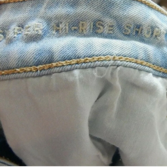 American Eagle Super Hi Rise Shortie Light Wash - Picture 4 of 4